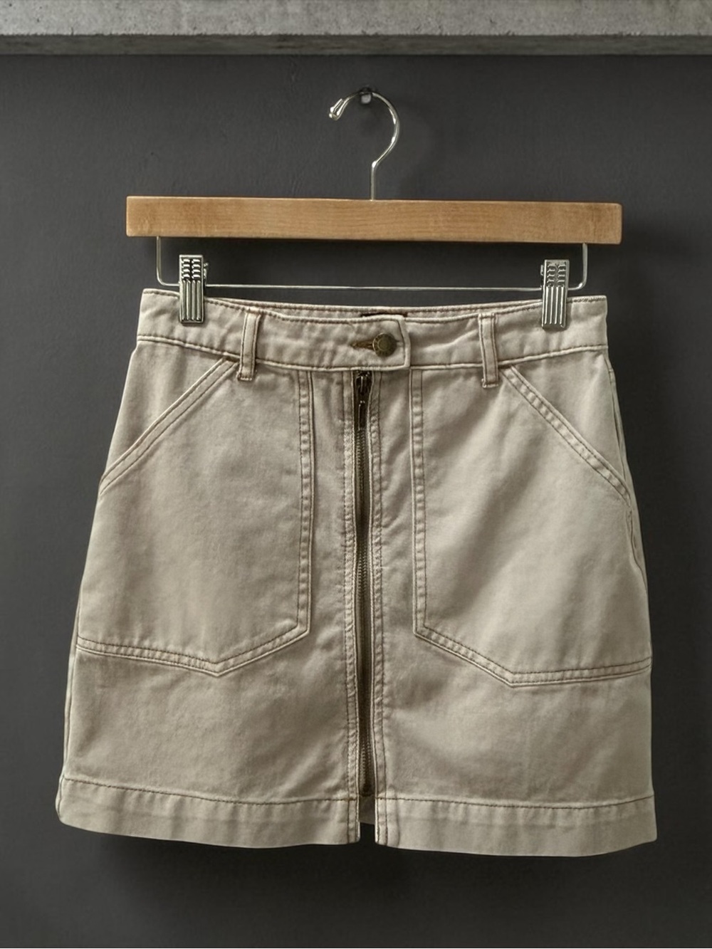 BDG Women’s Neutral Zip-Front Mini Denim Skirt in Tan Khaki! Small!